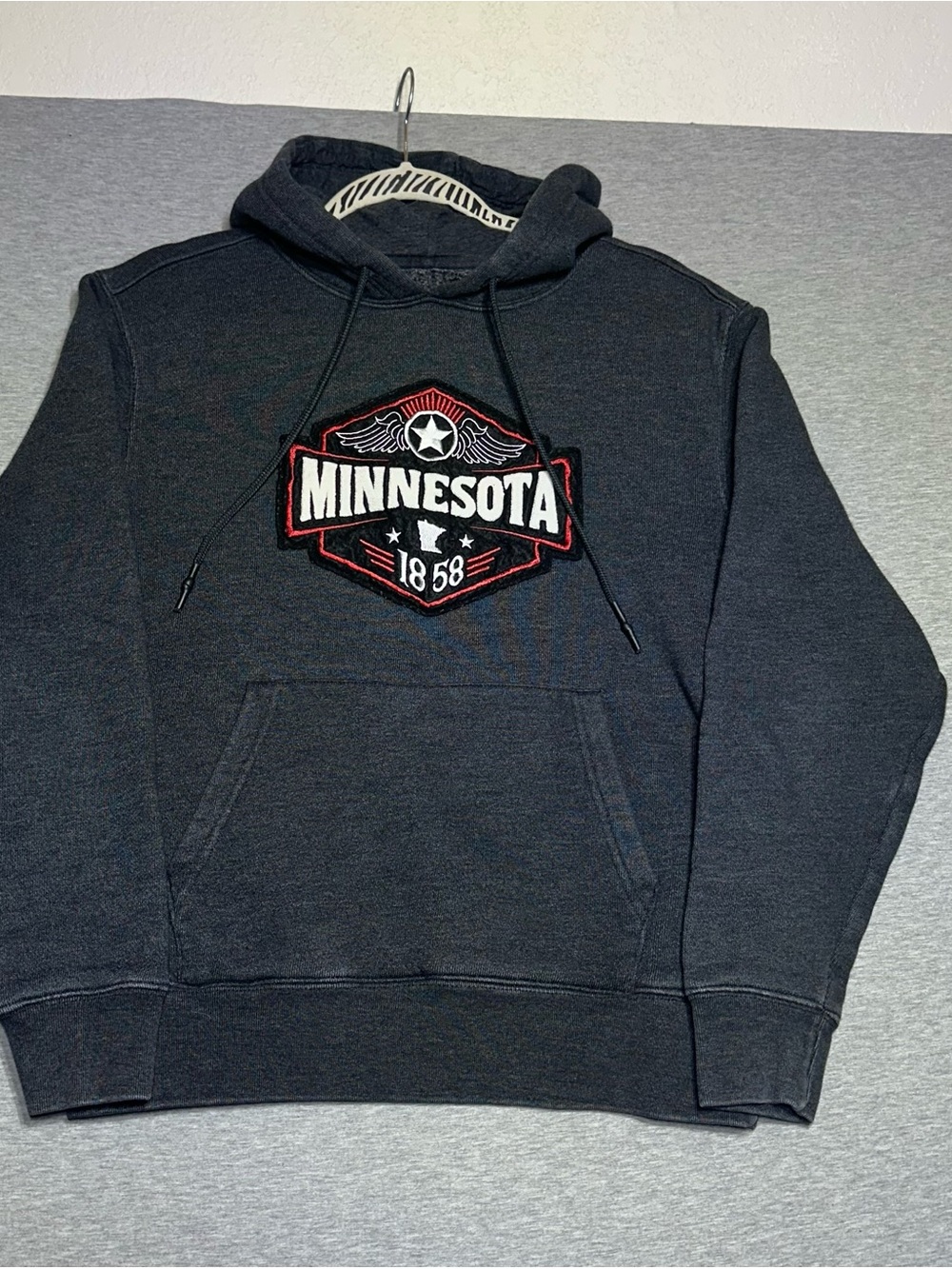 State of Mind Minnesota Charcoal Pullover Hoodie size M